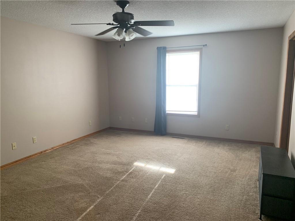 1013 Hugh Street Frontenac, KS 66763 - Photo 6 of 10