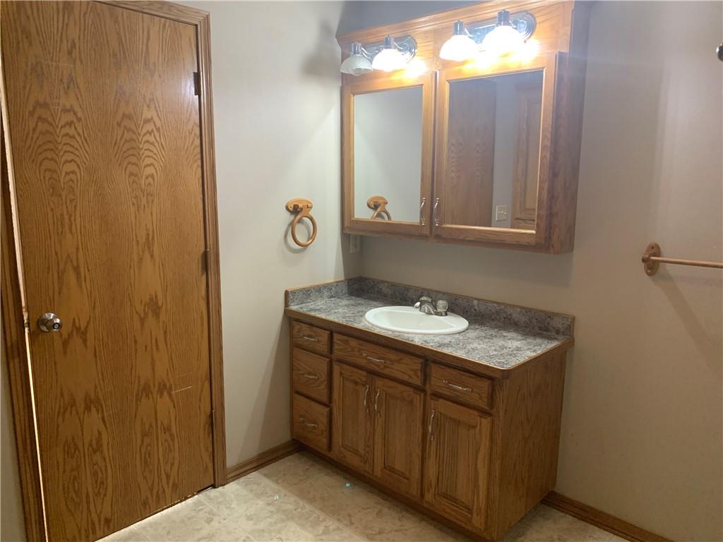 1013 Hugh Street Frontenac, KS 66763 - Photo 7 of 10