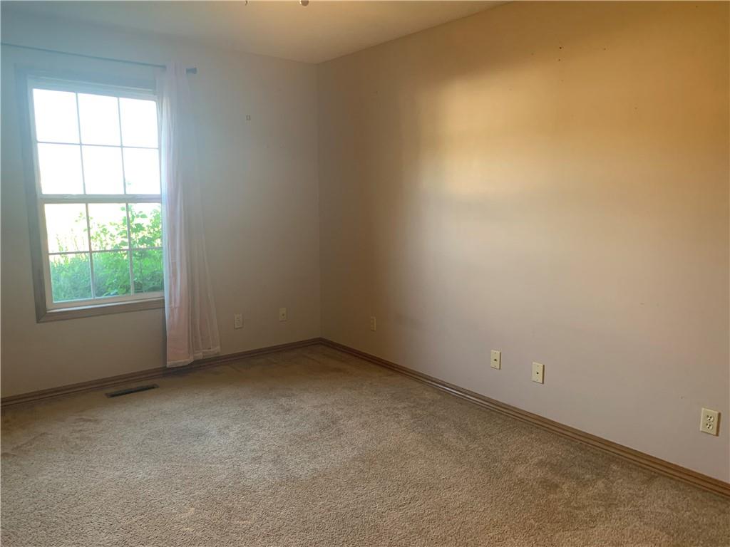 1013 Hugh Street Frontenac, KS 66763 - Photo 9 of 10