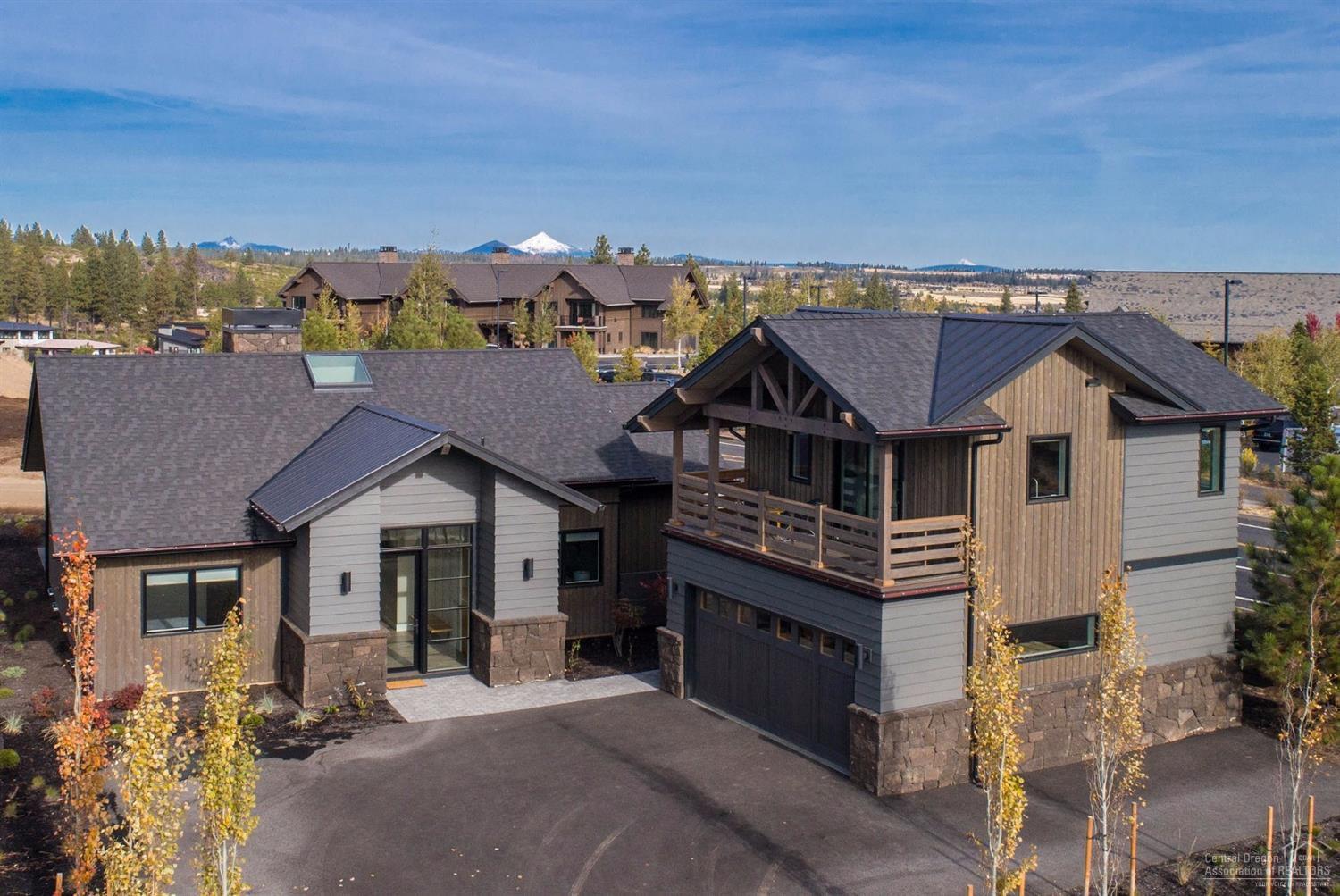 19126 Gateway Loop Bend, OR 97702 - Photo 3 of 25 Photos of a like model. Colors & spe