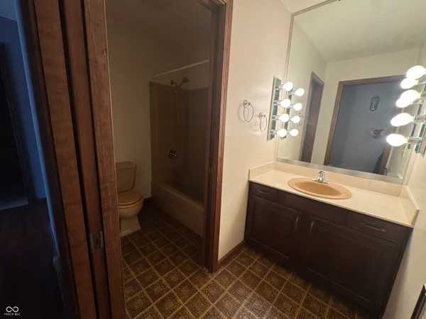 $3,900 | 1365 West Stones Crossing Road, Greenwood, IN 46143