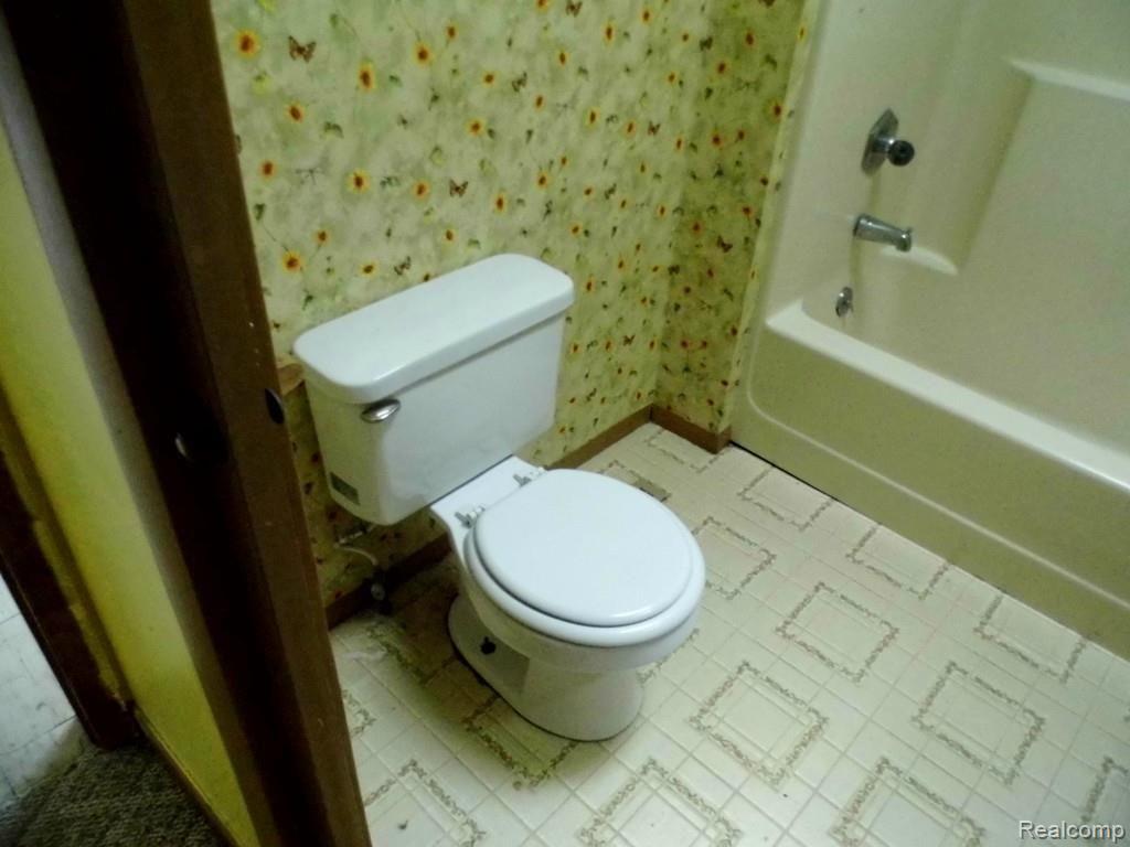 3483 Krafft Road Fort Gratiot, MI 48059 - Photo 13 of 17 SANY0133.jpg