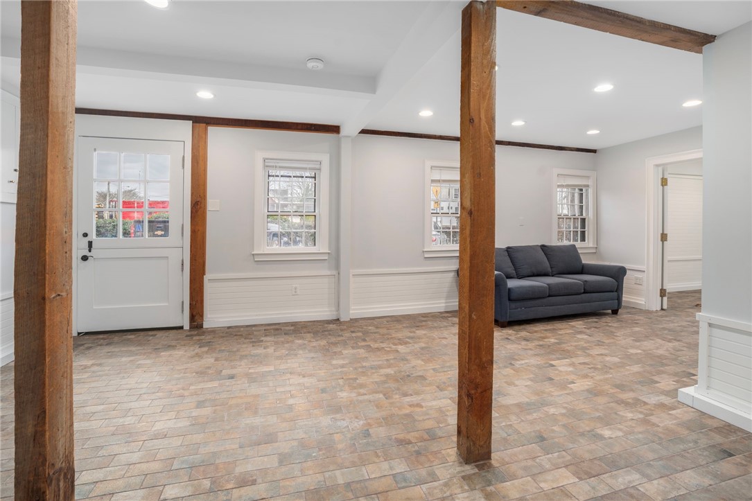 31 Bridge Street, Unit B Newport, RI 02840 - Photo 12 of 20