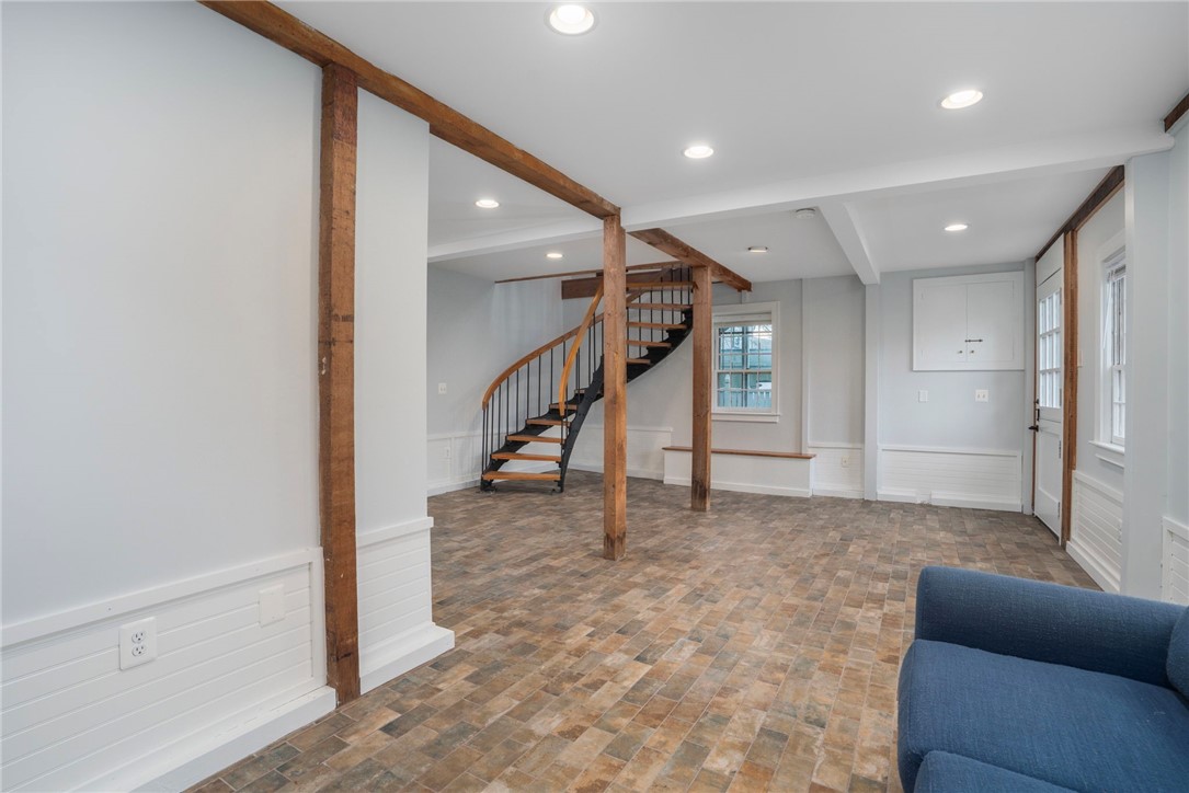 31 Bridge Street, Unit B Newport, RI 02840 - Photo 13 of 20