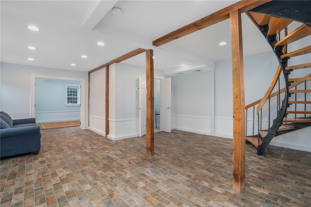 31 Bridge Street, Unit B Newport, RI 02840 - Photo 14 of 20