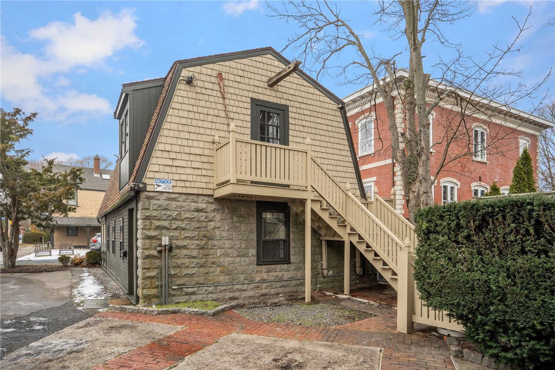 31 Bridge Street, Unit B Newport, RI 02840 - Photo 19 of 20