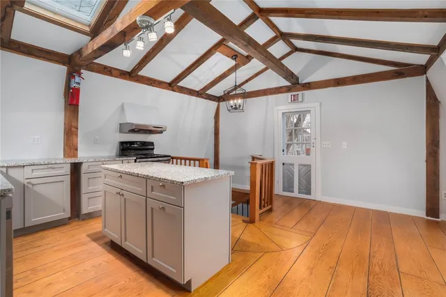 $2,700 | 31 Bridge Street, Unit B, Newport, RI 02840