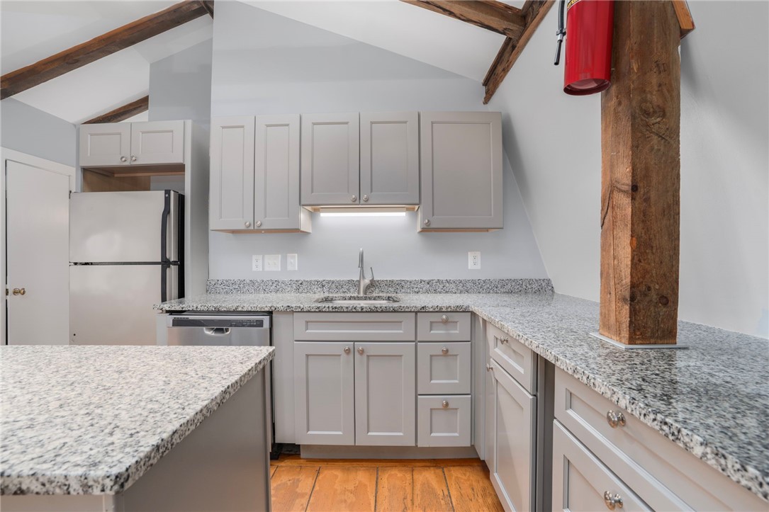 31 Bridge Street, Unit B Newport, RI 02840 - Photo 7 of 20