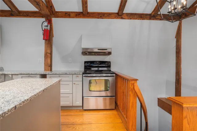 $2,700 | 31 Bridge Street, Unit B, Newport, RI 02840