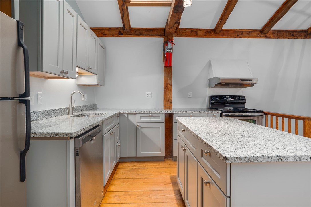 31 Bridge Street, Unit B Newport, RI 02840 - Photo 9 of 20