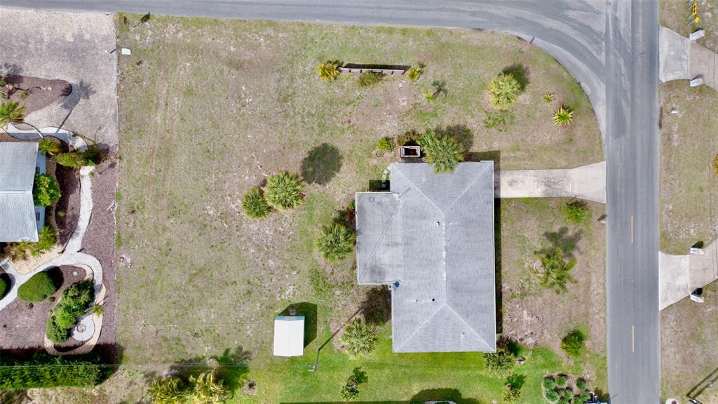 223 Roberts Road Nokomis, FL 34275 - Photo 27 of 27 an aerial view of a bathroom with a garden