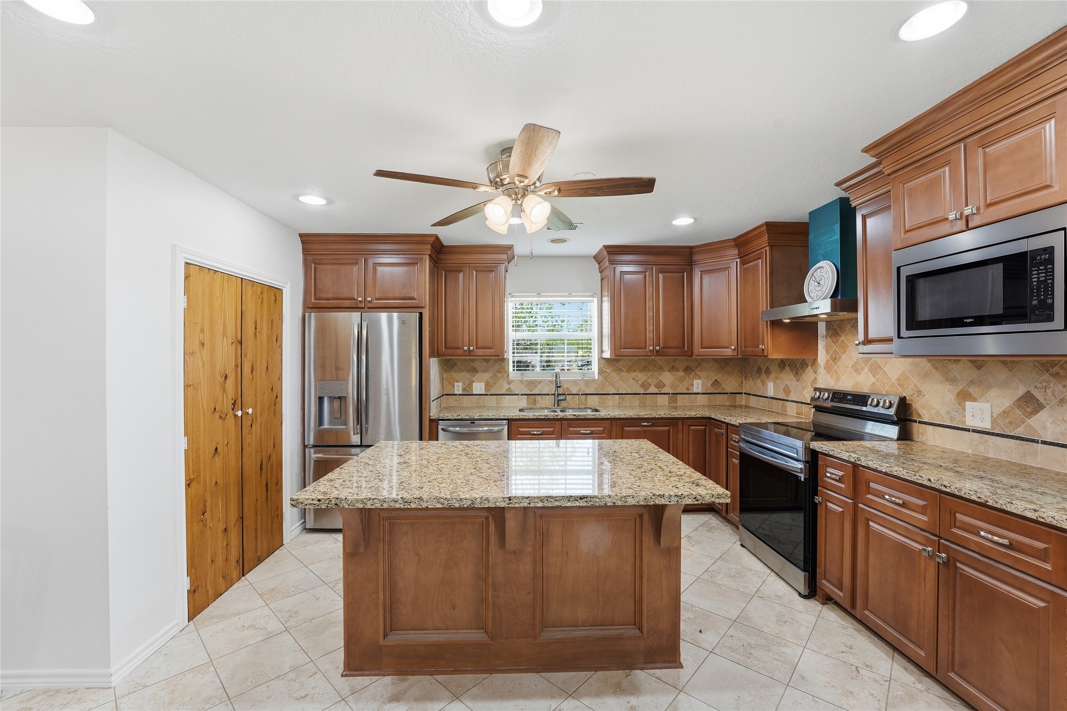 3710 Holy Road Crosby, TX 77532 - Photo 7 of 32