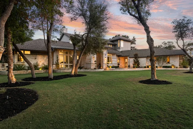 $1,670,000 | 425 Bunker Ranch Boulevard, Dripping Springs, TX 78620