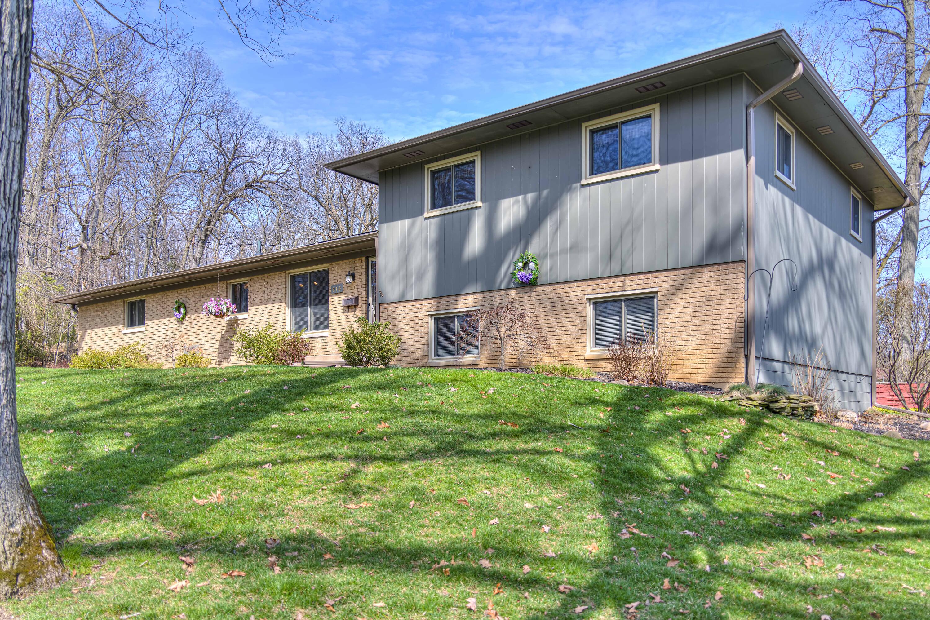 970 Briarcliff Road Jackson, MI 49203 - Photo 1 of 50 970 Briarcliff 01