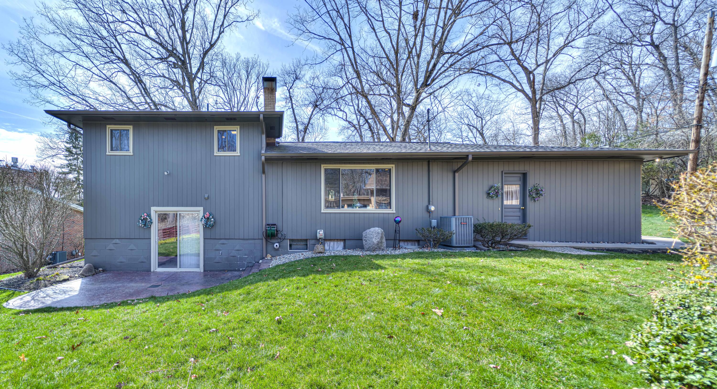 970 Briarcliff Road Jackson, MI 49203 - Photo 2 of 50 970 Briarcliff 05