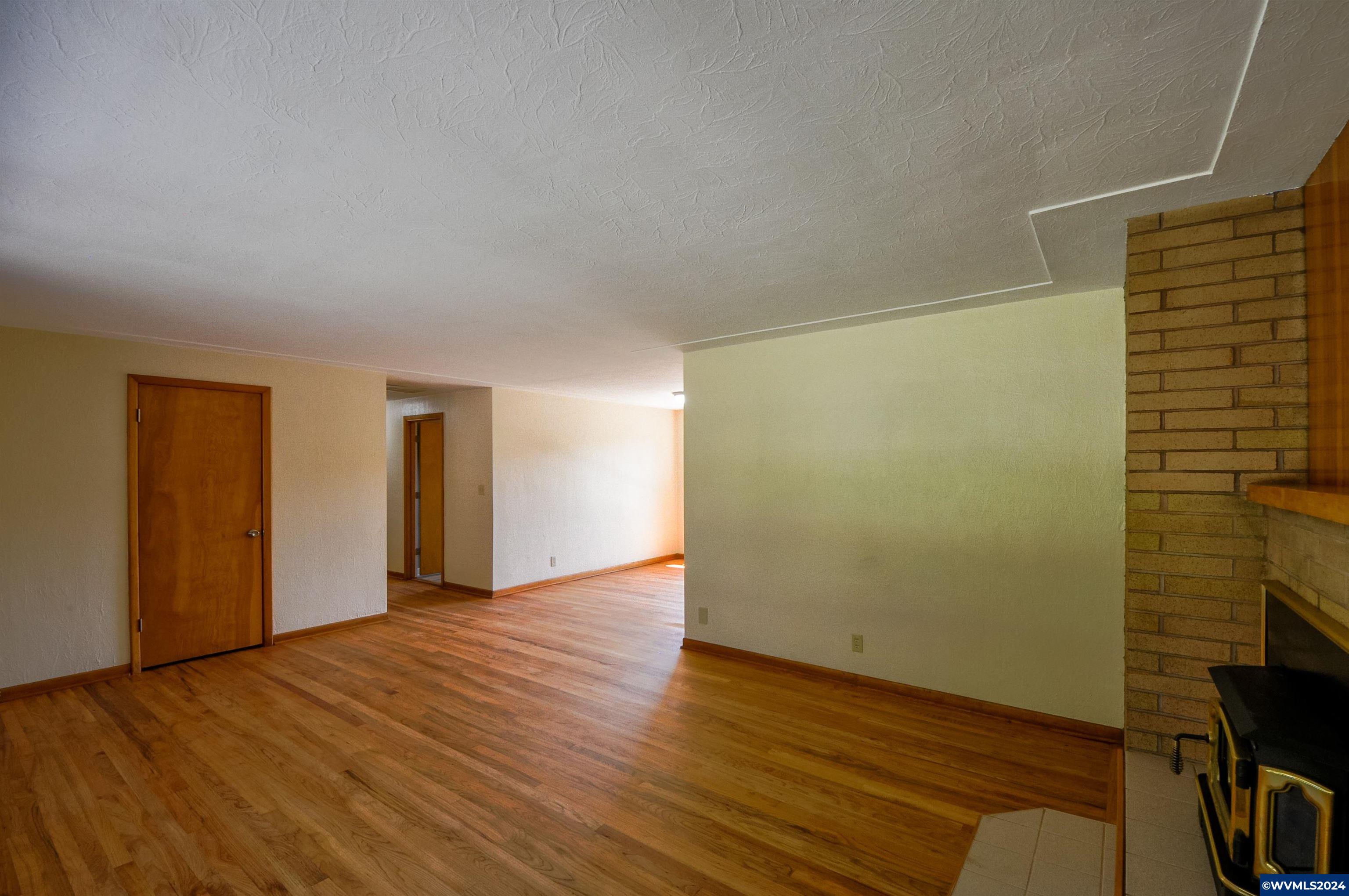 3920 Lone Oak Road Southeast Salem, OR 97302 - Photo 4 of 26 Gallery Image 4