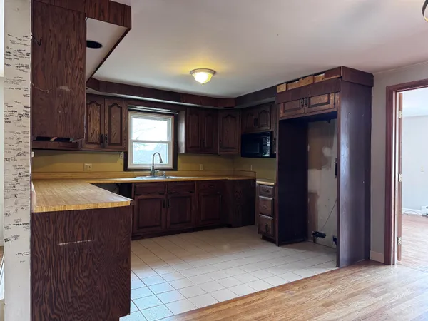$425,000 | 306 Turnpike Road, New Ipswich, NH 03071