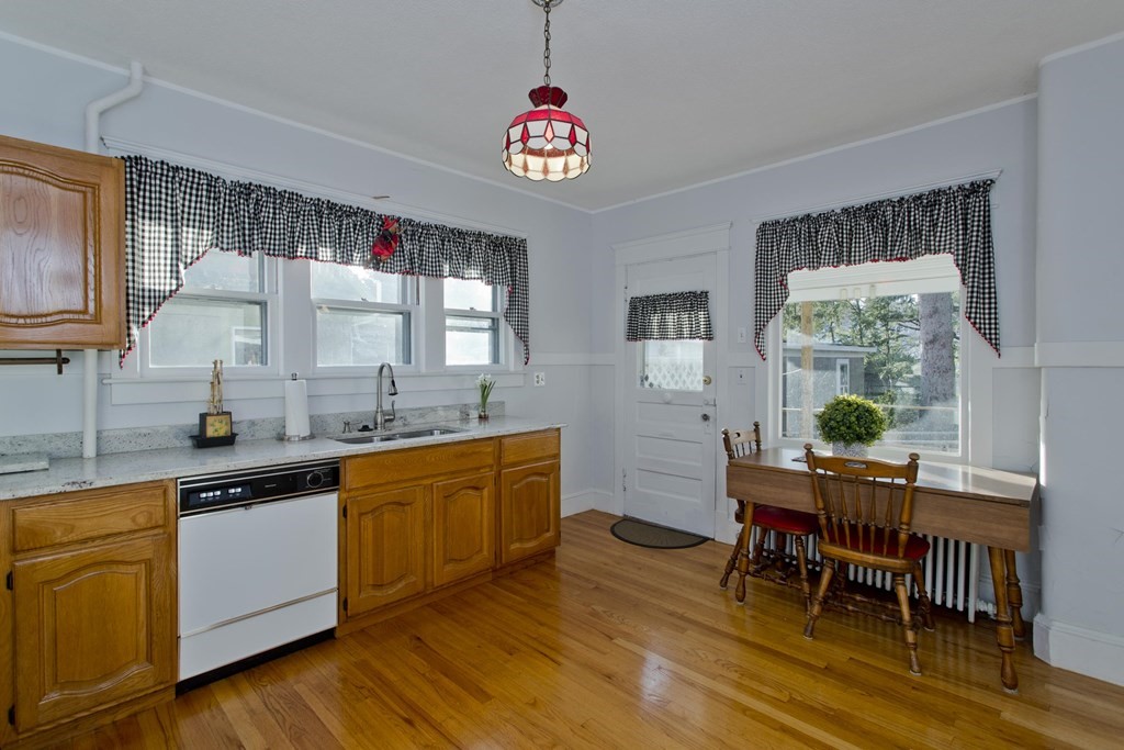 19 Bay State Road Holyoke, MA 01040 - Photo 12 of 41 Gallery Image 12