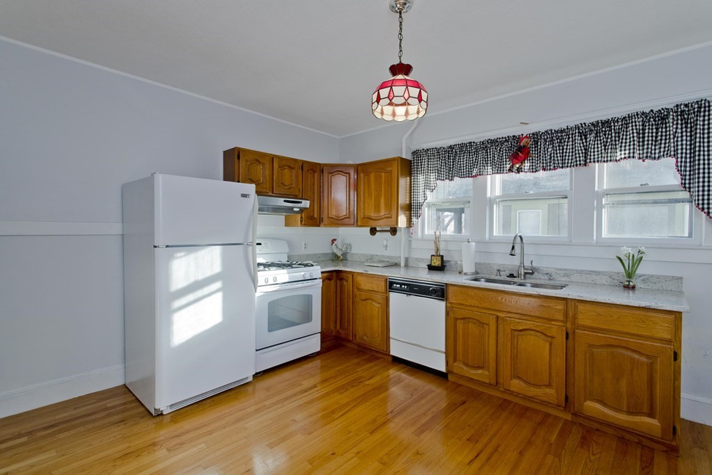 19 Bay State Road Holyoke, MA 01040 - Photo 13 of 41 Gallery Image 13
