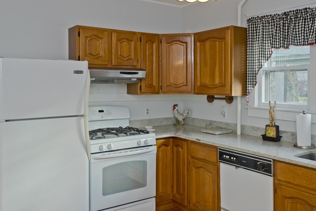 19 Bay State Road Holyoke, MA 01040 - Photo 16 of 41 Gallery Image 16