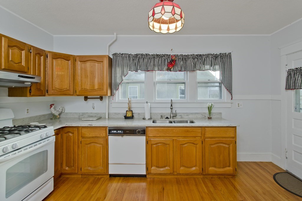 19 Bay State Road Holyoke, MA 01040 - Photo 17 of 41 Gallery Image 17
