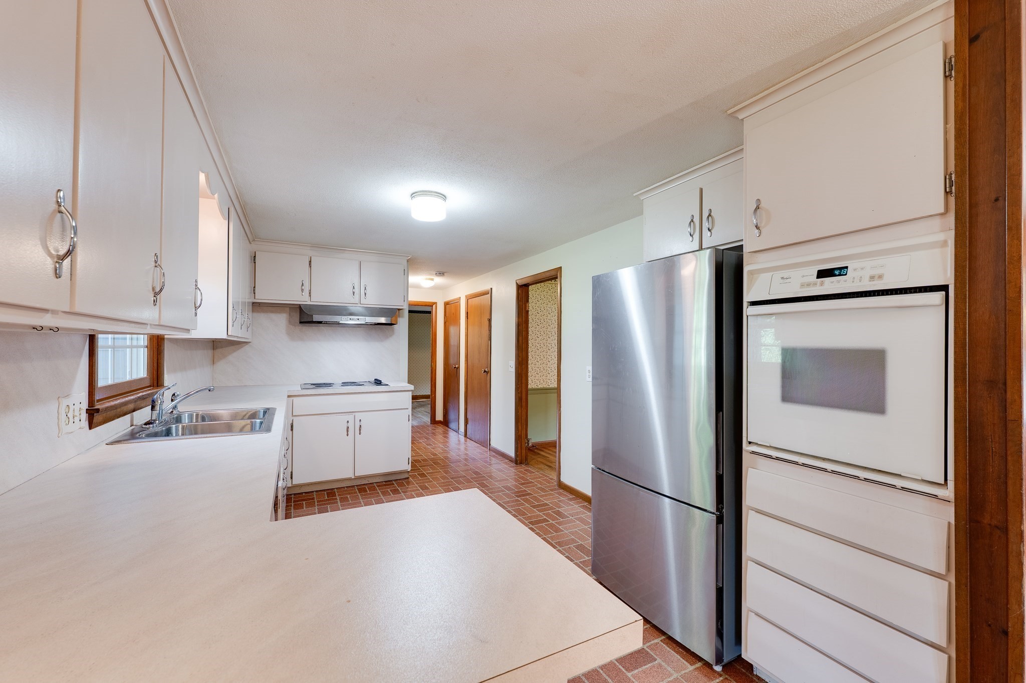29 Indian Spring Road East Longmeadow, MA 01028 - Photo 5 of 40 Gallery Image 5