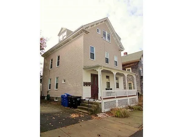 $4,000 | 11 Hammond Street, Unit 3, Newport, RI 02840