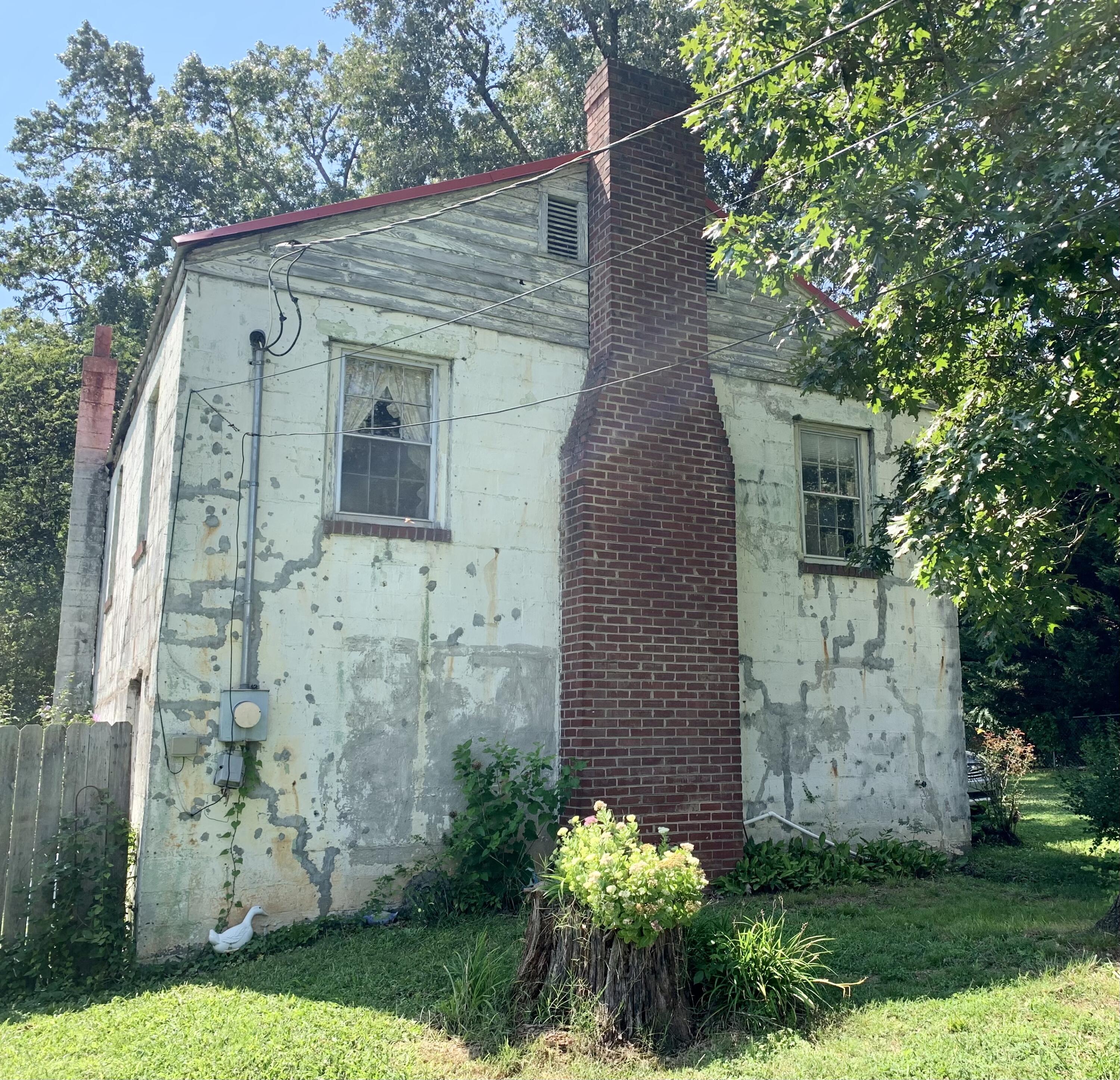 2503 Spring Hill Road Knoxville, TN 37914 - Photo 3 of 7 Chimney