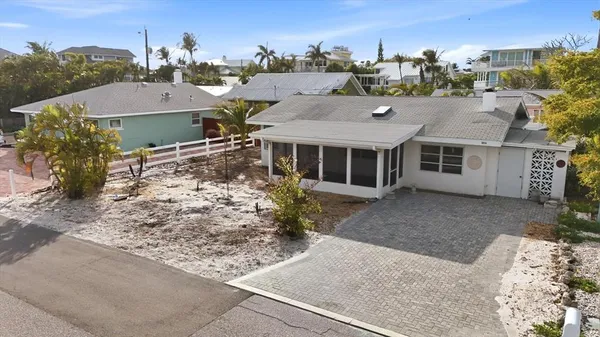 $999,900 | 114 78th Street, Holmes Beach, FL 34217