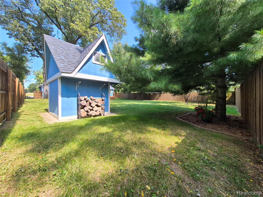 7377 Cooley Lake Road West Bloomfield, MI 48324 - Photo 57 of 59
