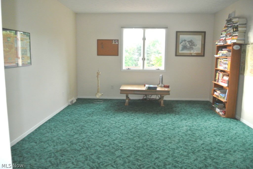 4793 Young Road Stow, OH 44224 - Photo 12 of 22 Large house bedroom