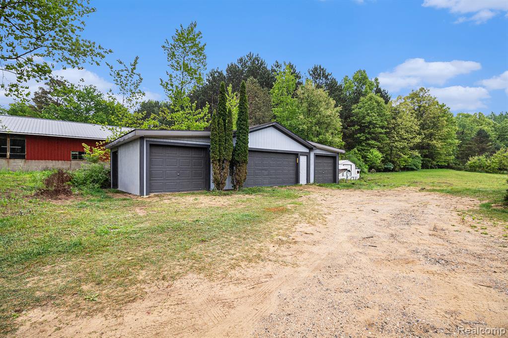3275 Le Valley Road Columbiaville, MI 48421 - Photo 25 of 34