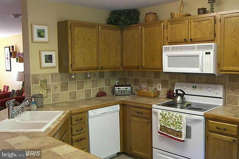 503 Crossing Road Fredericksburg, VA 22406 - Photo 3 of 12 Kitchen