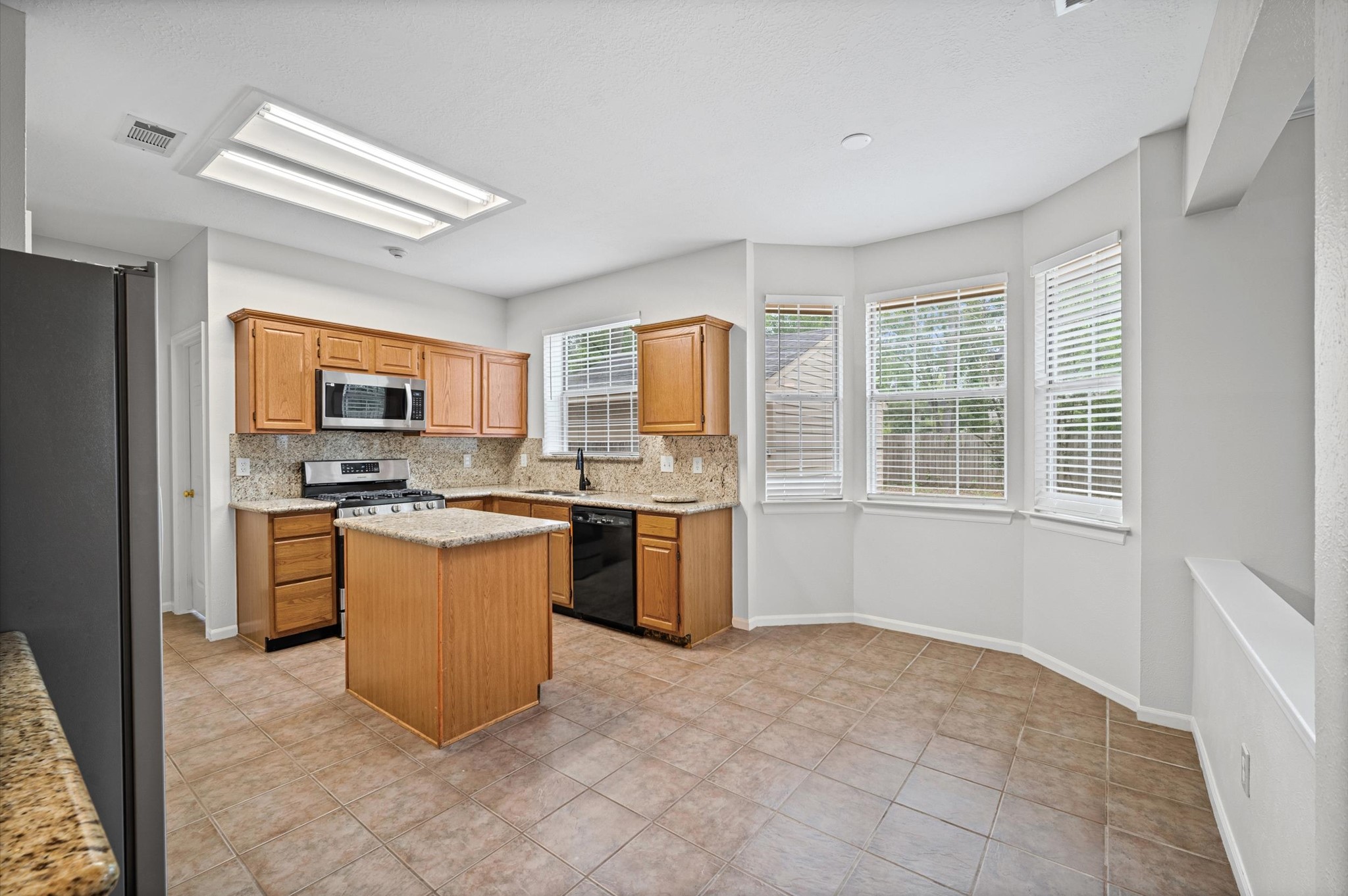 7 Grey Birch Place Spring, TX 77381 - Photo 12 of 33
