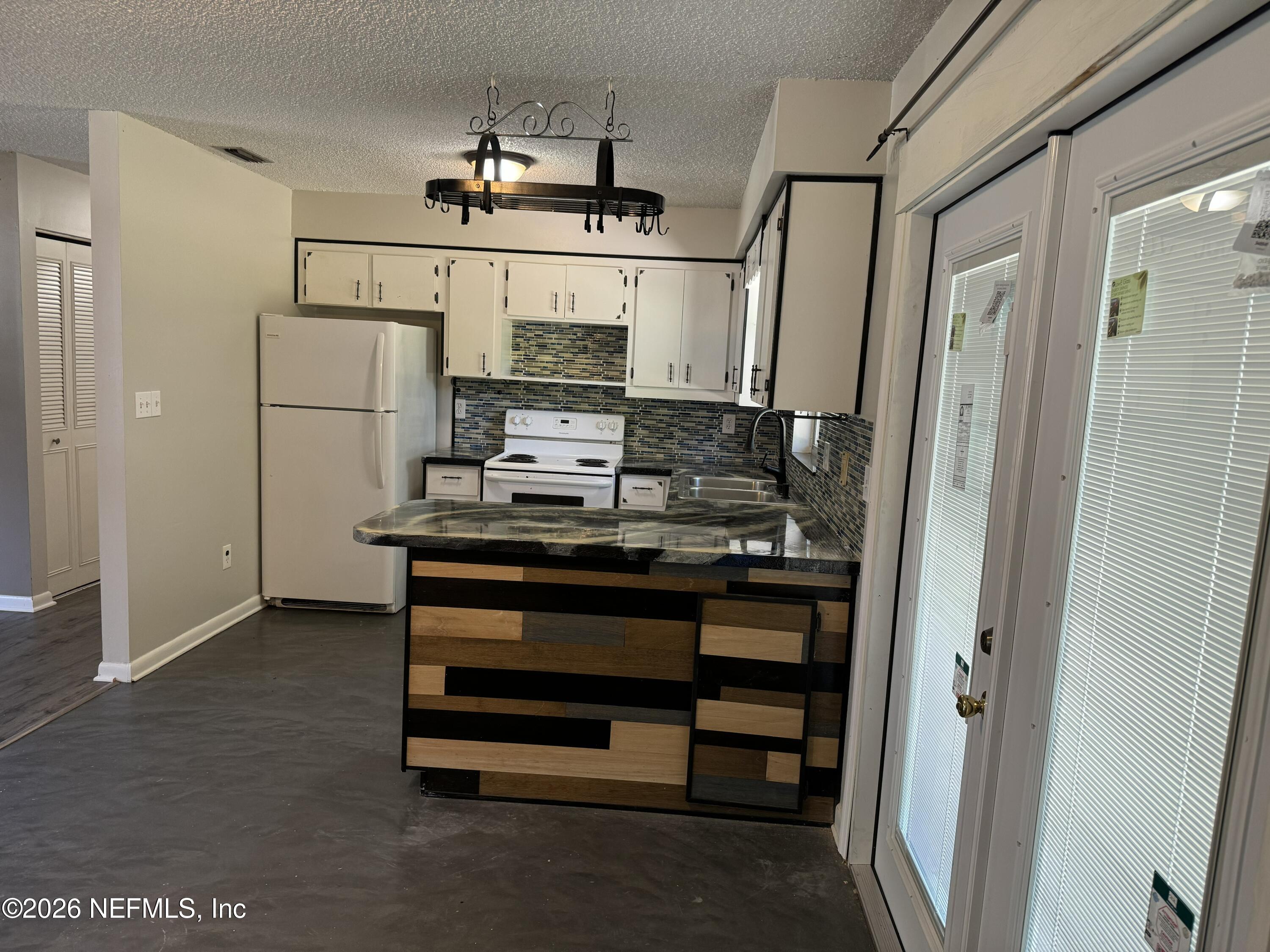 475 Nightingale Street Keystone Heights, FL 32656 - Photo 13 of 26 12) Kitchen