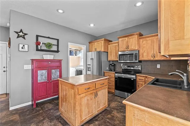 $399,000 | 1301 Northeast 196th Street, Smithville, MO 64089