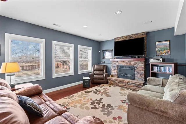 $399,000 | 1301 Northeast 196th Street, Smithville, MO 64089