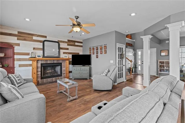 $399,000 | 1301 Northeast 196th Street, Smithville, MO 64089