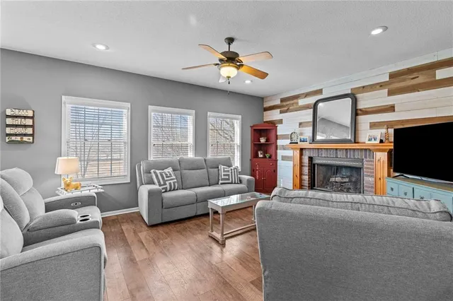 $399,000 | 1301 Northeast 196th Street, Smithville, MO 64089