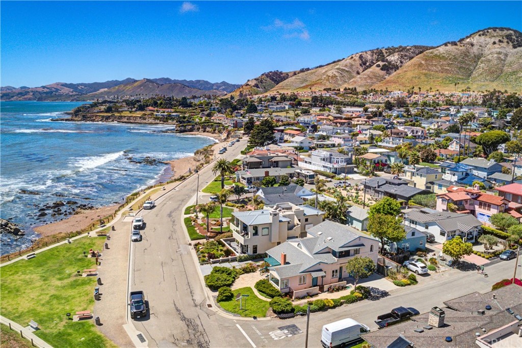 1702 Ocean Boulevard Pismo Beach, CA 93449 - Photo 2 of 33
