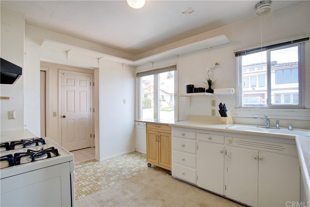 1702 Ocean Boulevard Pismo Beach, CA 93449 - Photo 18 of 33