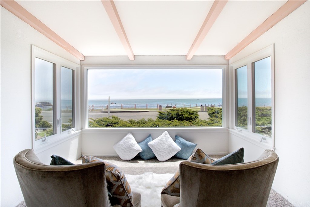 1702 Ocean Boulevard Pismo Beach, CA 93449 - Photo 3 of 33