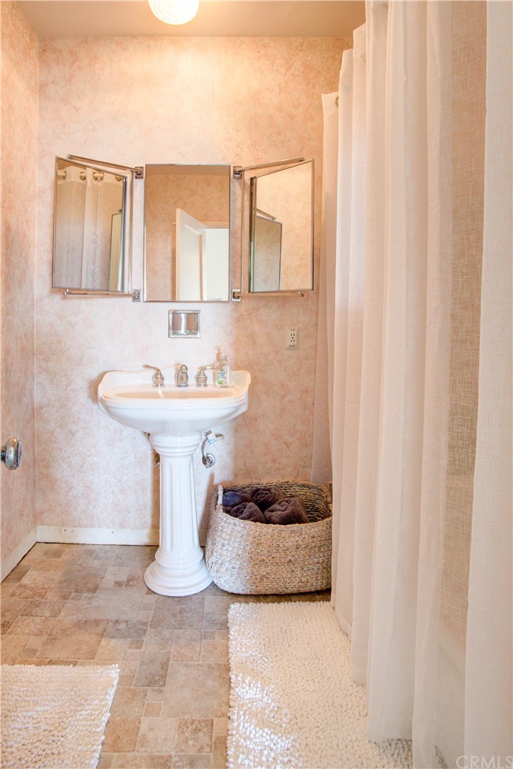 1702 Ocean Boulevard Pismo Beach, CA 93449 - Photo 8 of 33