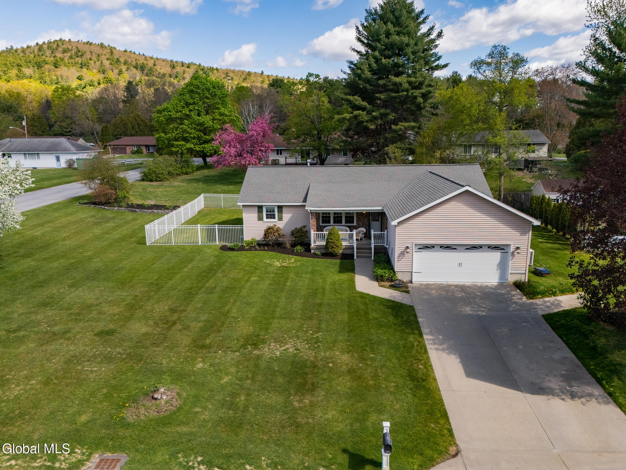 1 Shallow Creek Road Queensbury, NY 12804 - Photo 1 of 39 1 Shallow-57