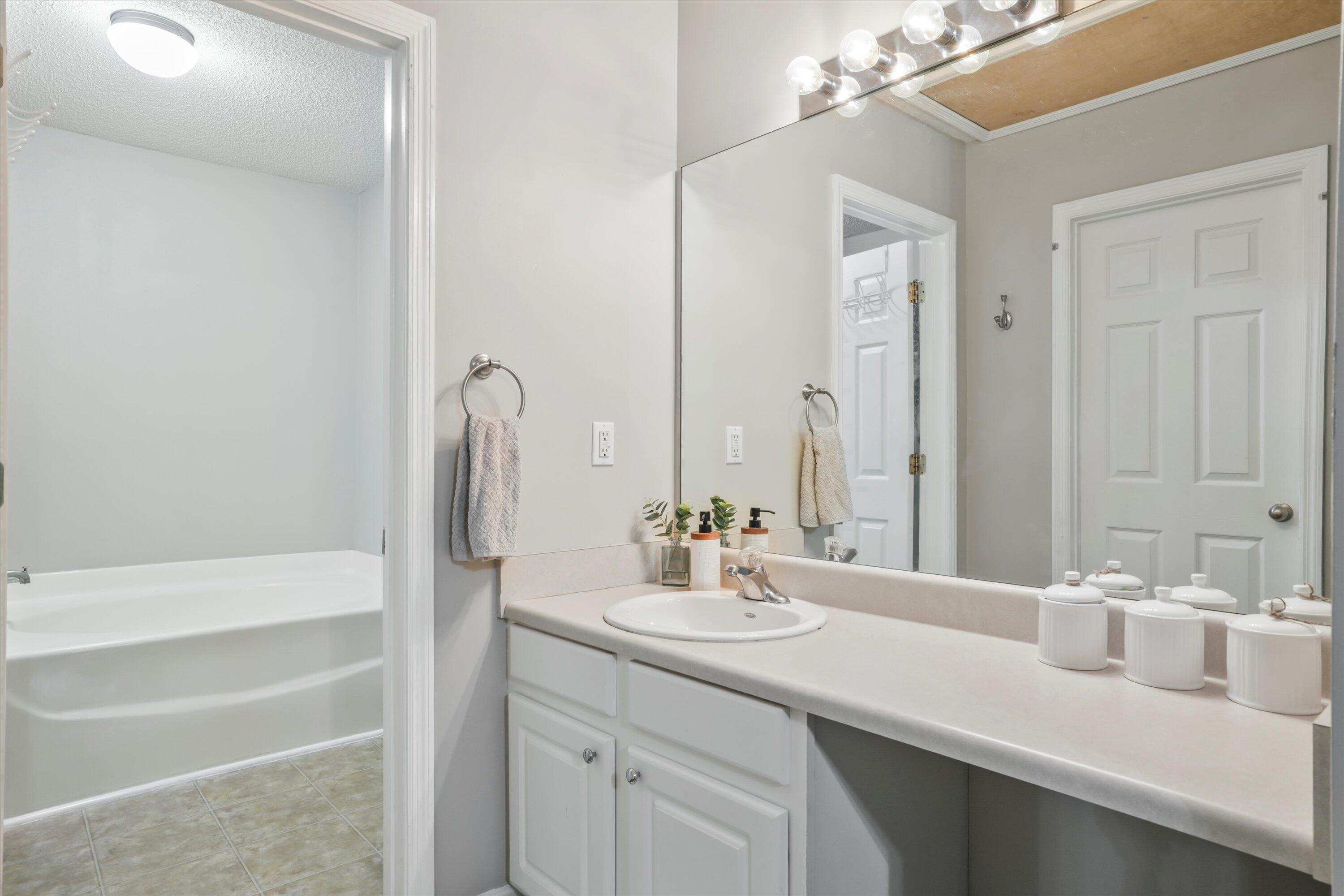 7999 Vermont Road North Charleston, SC 29418 - Photo 14 of 24 Primary Bathroom