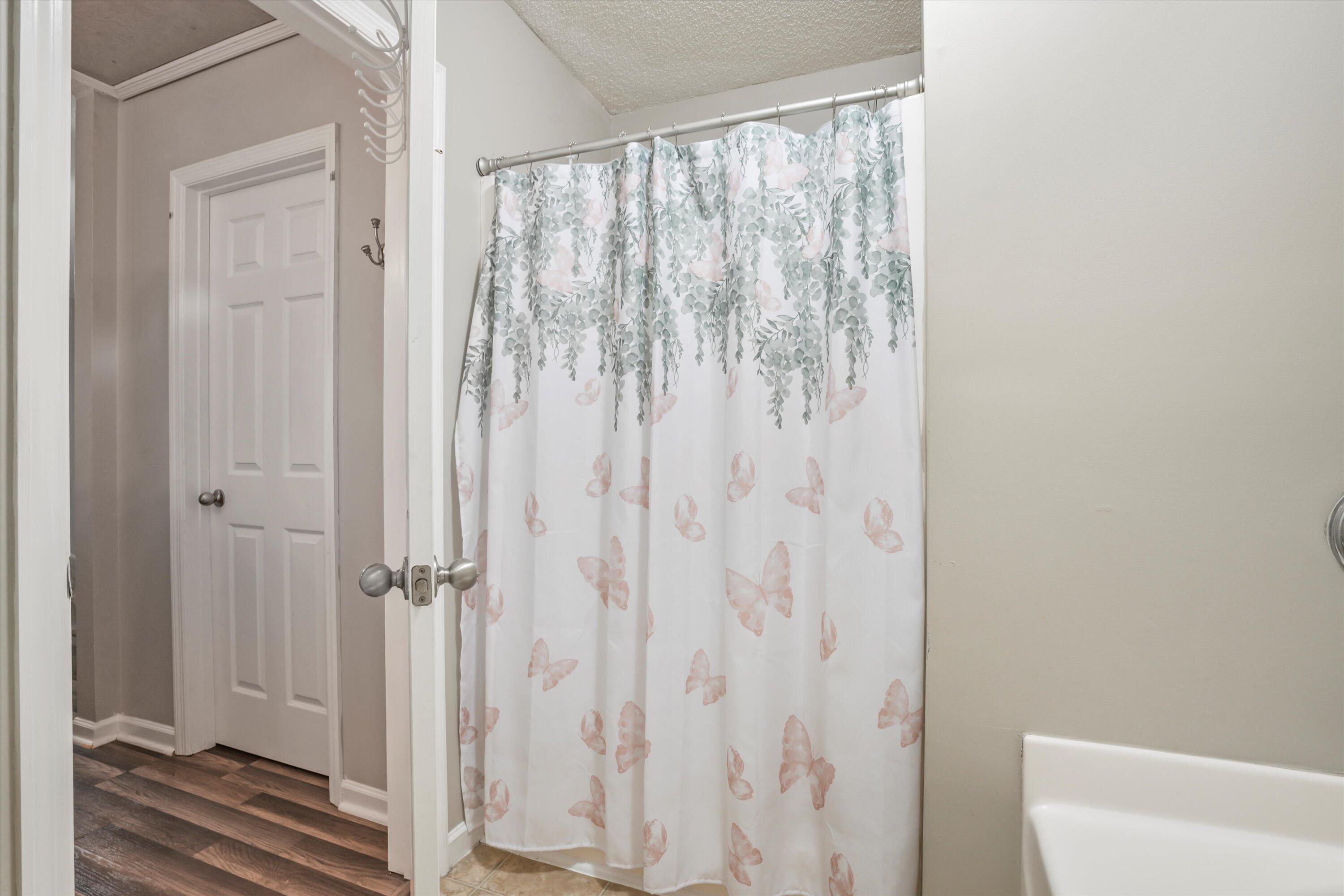 7999 Vermont Road North Charleston, SC 29418 - Photo 15 of 24 Primary Bathroom