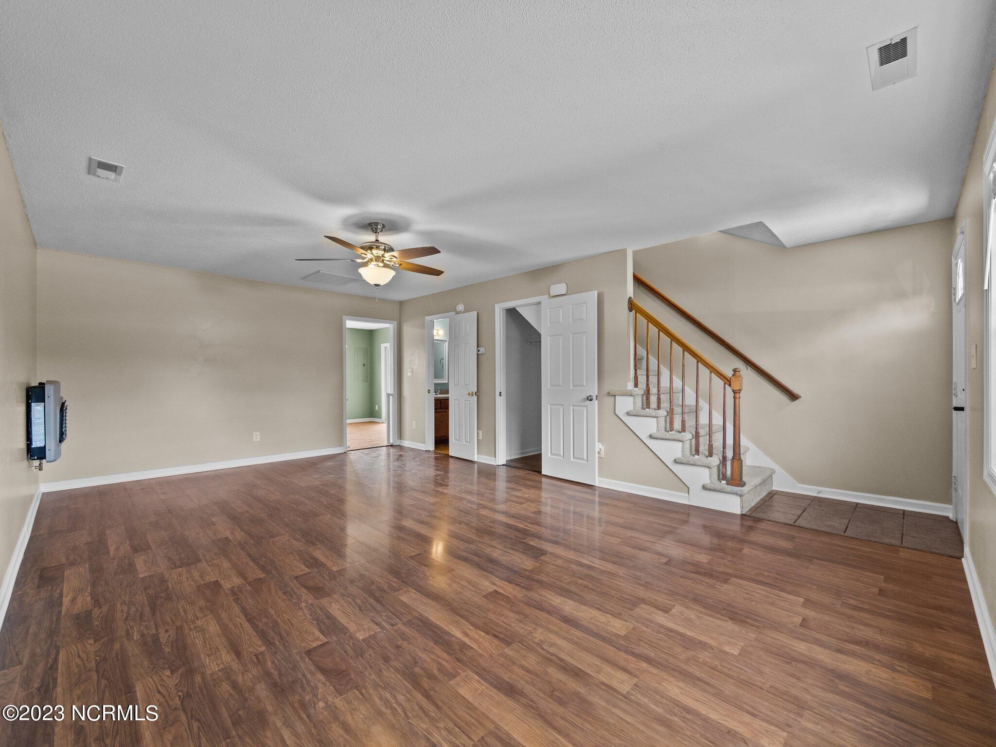 218 Smallwood Road Hubert, NC 28539 - Photo 4 of 44 Living room