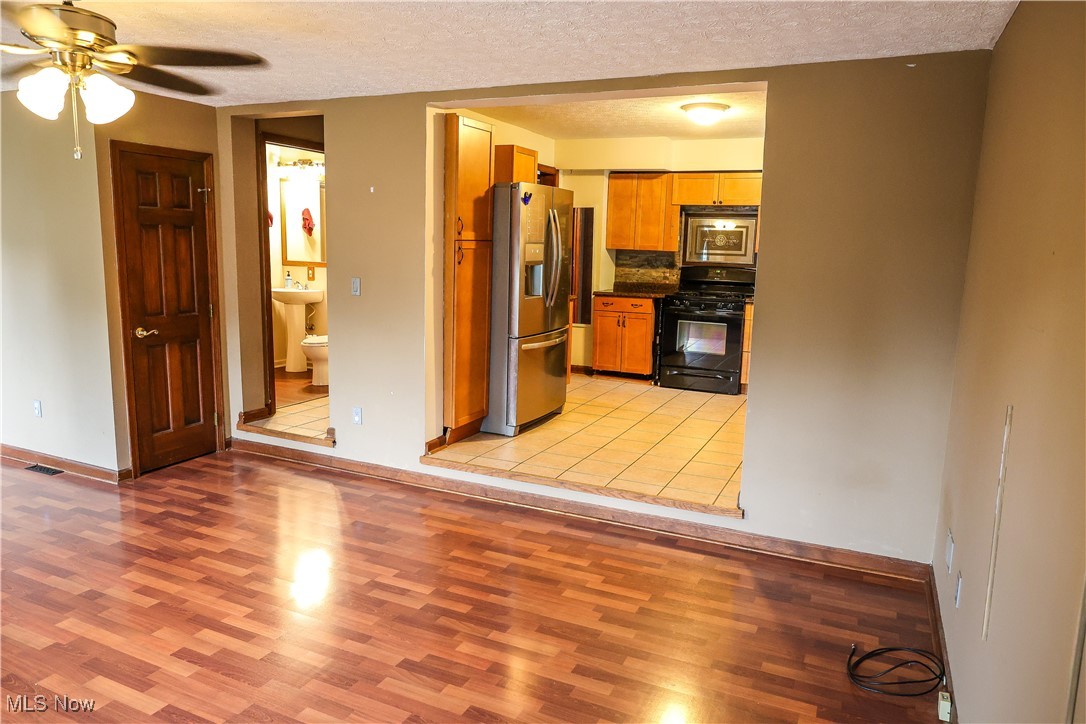 6799 Fry Road Cleveland, OH 44130 - Photo 13 of 35