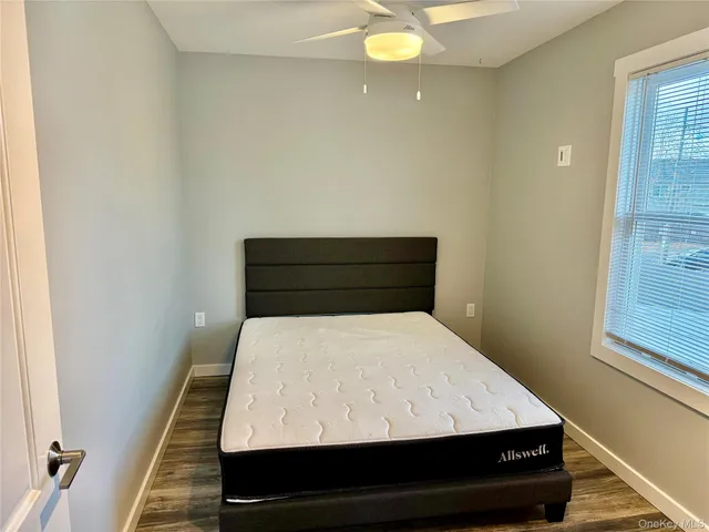 a bed room with a bed