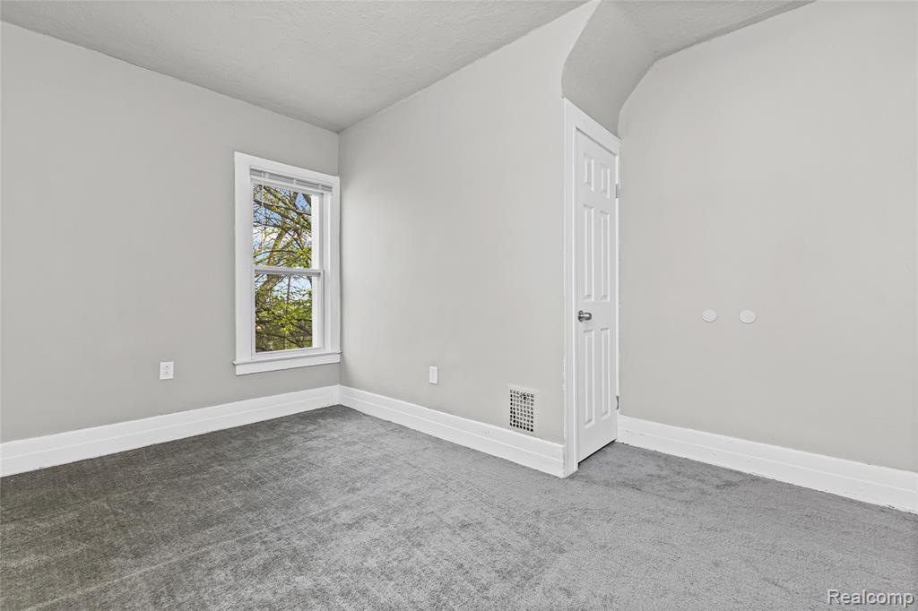 3010 Montclair Street Detroit, MI 48214 - Photo 45 of 61